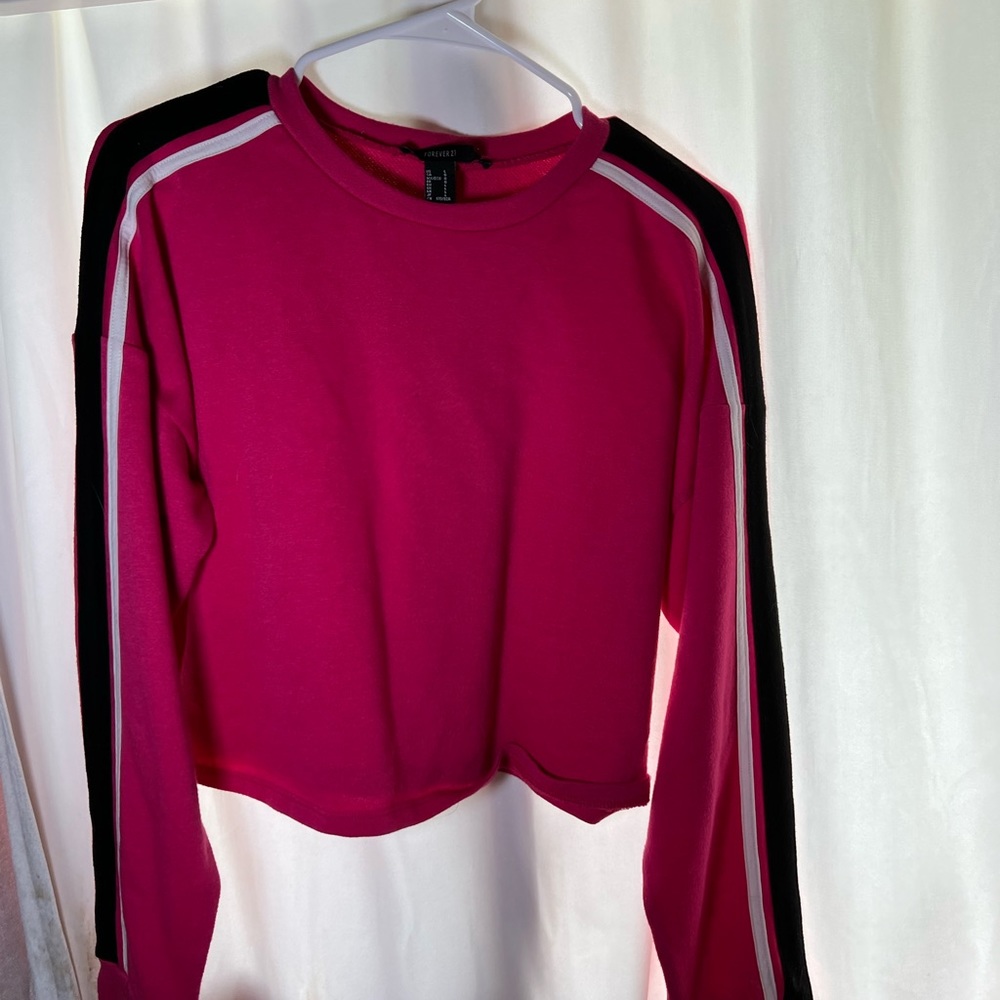 pink cropped crew neck